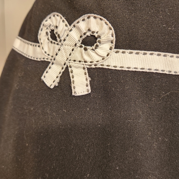 Larry Levine Black Stretch Skirt With Embroidered White Ribbon Size 8 Pleated - Picture 2 of 13